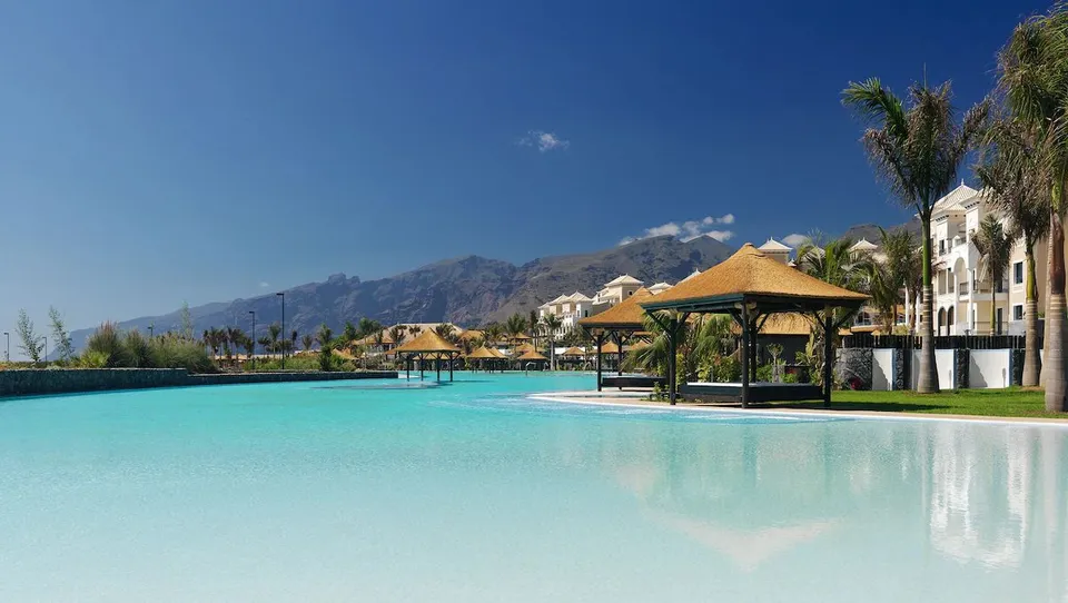 Tenerife Calling – Escape to Sunshine, Indulge in Luxury & Make Memories Together!