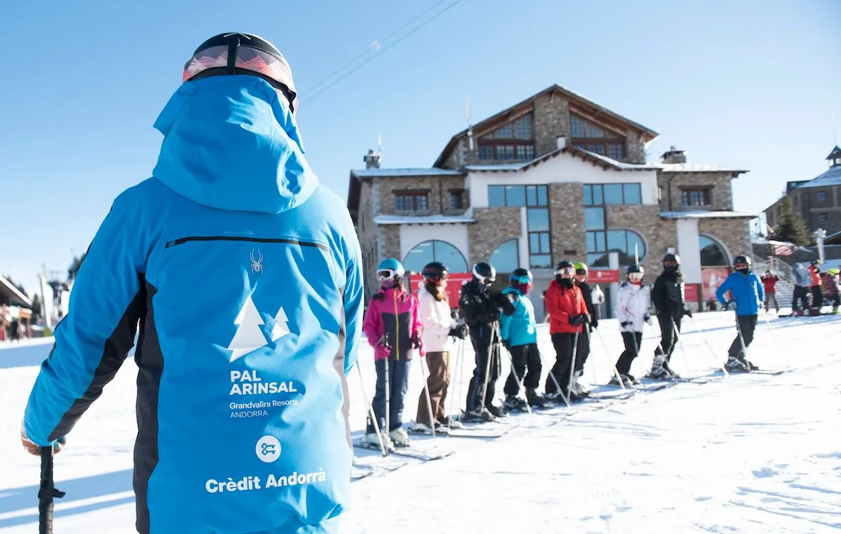 Ski lesson shown with the Arinsal holiday offer