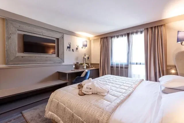 Bedroom shown with the Hotel Spinale offer