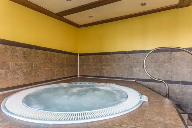 Spa bath shown with the Hotel Màgic Pas offer