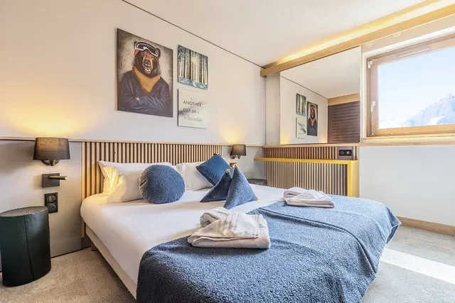 Bedroom shown with the Hotel Altitude offer
